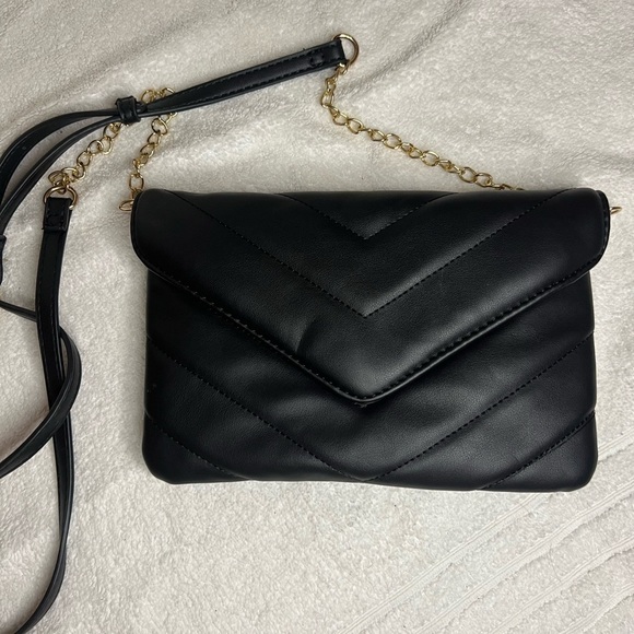 Kelly & Katie Day To Night Clutch - Picture 2 of 7